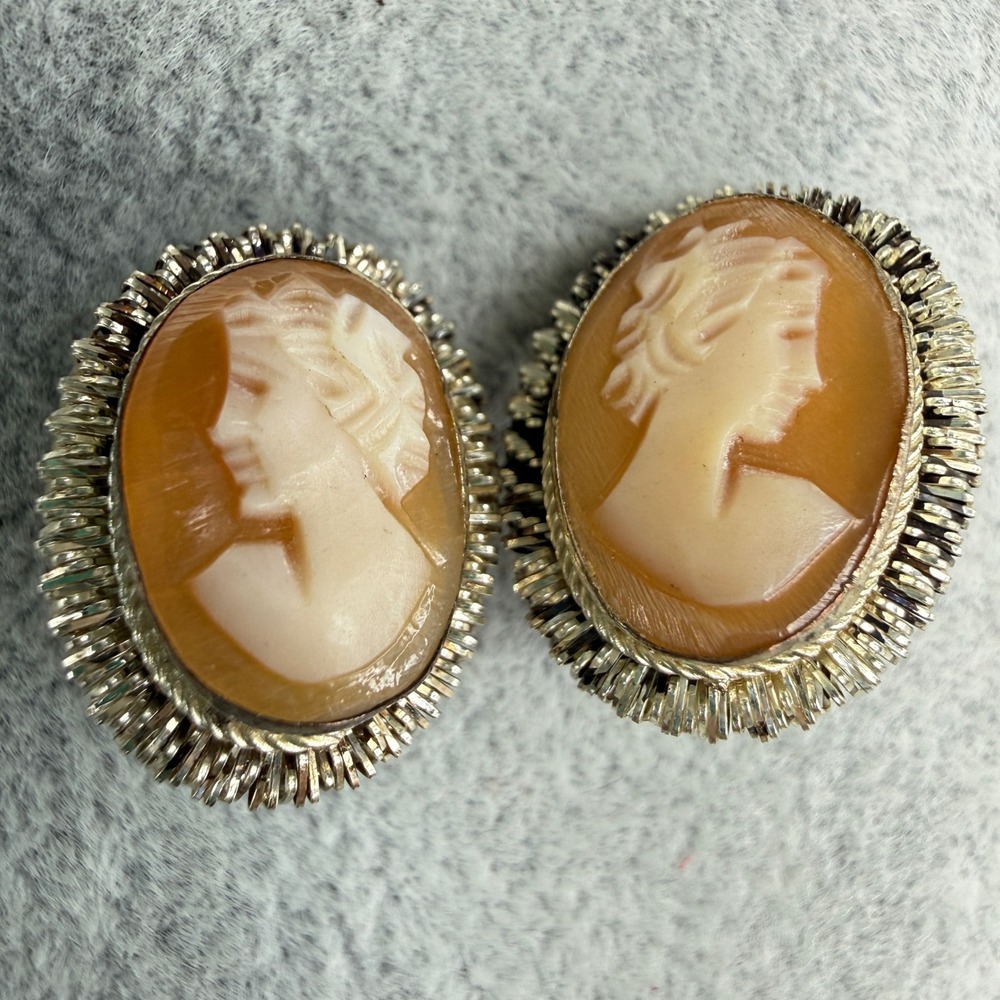 Vintage Shell Cameo Clip On Earrings Carved Gold Tone Victorian Revival READ